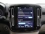 Volvo XC40 2.0 B4 Plus Dark | Trekhaak | Harman/ Kardon | Memory stoelen | Dodehoekdetectie | 360 camera | Apple Carplay/Android Auto |