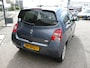 Renault Twingo 1.2-16V Initiale CRUISE CONTROLE/ CLIMATE CONTROLE/ LEDEREN INTERIEUR/ ETC.. DEALER ONDERHOUDEN! RIJKLAAR!