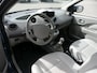 Renault Twingo 1.2-16V Initiale CRUISE CONTROLE/ CLIMATE CONTROLE/ LEDEREN INTERIEUR/ ETC.. DEALER ONDERHOUDEN! RIJKLAAR!
