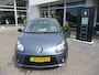 Renault Twingo 1.2-16V Initiale CRUISE CONTROLE/ CLIMATE CONTROLE/ LEDEREN INTERIEUR/ ETC.. DEALER ONDERHOUDEN! RIJKLAAR!