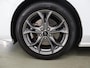 Ford Focus Wagon 1.0 EcoBoost Hybrid ST Line Business | Winterpakket | Parkeercamera | Climate Control | Cruise Control | Navigatie |