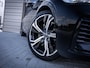 Volvo V60 2.0 T6 Plug-in hybrid AWD Ultimate Dark - Long Range l Pano l Trekh. l 360cam