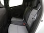 Renault Clio 1.6 E-Tech Hybrid 140 Limited | airco automatisch | Apple Carplay/Android | cruise control | LED koplampen | lederen bekleding | lichtmetalen velgen 17"| navigatiesysteem full map | rijstrooksensor met correctie | voorstoelen verwarmd |