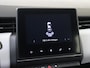 Renault Clio 1.6 E-Tech Hybrid 140 Limited | airco automatisch | Apple Carplay/Android | cruise control | LED koplampen | lederen bekleding | lichtmetalen velgen 17"| navigatiesysteem full map | rijstrooksensor met correctie | voorstoelen verwarmd |