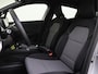 Renault Clio 1.6 E-Tech Hybrid 140 Limited | airco automatisch | Apple Carplay/Android | cruise control | LED koplampen | lederen bekleding | lichtmetalen velgen 17"| navigatiesysteem full map | rijstrooksensor met correctie | voorstoelen verwarmd |