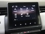 Renault Clio 1.6 E-Tech Hybrid 140 Limited | airco automatisch | Apple Carplay/Android | cruise control | LED koplampen | lederen bekleding | lichtmetalen velgen 17"| navigatiesysteem full map | rijstrooksensor met correctie | voorstoelen verwarmd |