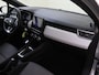 Renault Clio 1.6 E-Tech Hybrid 140 Limited | airco automatisch | Apple Carplay/Android | cruise control | LED koplampen | lederen bekleding | lichtmetalen velgen 17"| navigatiesysteem full map | rijstrooksensor met correctie | voorstoelen verwarmd |