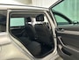 Volkswagen Passat 1.5 TSI 150pk DSG Business Trekhaak Navigatie App-Connect App-Connect DAB+