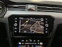 Volkswagen Passat 1.5 TSI 150pk DSG Business Trekhaak Navigatie App-Connect App-Connect DAB+