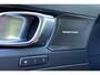 Volvo EX40 Single Motor Extended Range Ultra 82 kWh | Panoramadak | Elektrisch verstelbare voorstoelen met geheugenfunctie | Verwarmbare voorstoelen en stuurwiel | Extra getint glas | Warmtepomp | Premium audio by Harman Kardon | 360 graden camera | Adaptieve cruise control | 19 inch. lichtmetalen velgen
