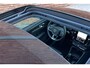 Volvo EX40 Single Motor Extended Range Ultra 82 kWh | Panoramadak | Elektrisch verstelbare voorstoelen met geheugenfunctie | Verwarmbare voorstoelen en stuurwiel | Extra getint glas | Warmtepomp | Premium audio by Harman Kardon | 360 graden camera | Adaptieve cruise control | 19 inch. lichtmetalen velgen