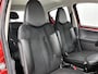 Toyota Aygo 1.0-12V Aspiration Red Automaat | volledig onderhouden | Half lederen bekleding | Airco | elektrische ramen | Velgen