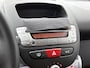 Toyota Aygo 1.0-12V Aspiration Red Automaat | volledig onderhouden | Half lederen bekleding | Airco | elektrische ramen | Velgen
