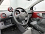 Toyota Aygo 1.0-12V Aspiration Red Automaat | volledig onderhouden | Half lederen bekleding | Airco | elektrische ramen | Velgen