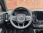 Volvo XC40 B4 Plus Dark | Trekhaak | 21'' Heico Velgen | Panoramisch schuif-/ kanteldak | Elektrische voorstoelen met geheugenfunctie | Harman Kardon | 360 graden camera | Extra getint glas | Stoel-/ stuurwielverwarming | Pilot assist