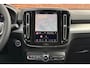 Volvo XC40 B4 Plus Dark | Trekhaak | 21'' Heico Velgen | Panoramisch schuif-/ kanteldak | Elektrische voorstoelen met geheugenfunctie | Harman Kardon | 360 graden camera | Extra getint glas | Stoel-/ stuurwielverwarming | Pilot assist