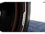 Volvo XC40 B4 Plus Dark | Trekhaak | 21'' Heico Velgen | Panoramisch schuif-/ kanteldak | Elektrische voorstoelen met geheugenfunctie | Harman Kardon | 360 graden camera | Extra getint glas | Stoel-/ stuurwielverwarming | Pilot assist