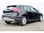 Volvo V40 Cross Country D3 Automaat Nordic+ |Verwarmbare stoelen voor & achter | 17” Lichtmetalen velgen | Park Assist  camera | Cruise Control | Sensus Full Map navigatie | Adaptieve Cruise Control| Blind Spot| Interieur Voorverwarming.