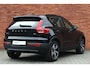 Volvo XC40 B4 Plus Dark | Trekhaak | Verwarmbare voorstoelen en stuurwiel |  Adaptieve cruise control | Premium audio by Harman Kardon | Apple carplay/Android auto | Keyless