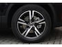 Volvo XC40 B4 Plus Dark | Trekhaak | Verwarmbare voorstoelen en stuurwiel |  Adaptieve cruise control | Premium audio by Harman Kardon | Apple carplay/Android auto | Keyless