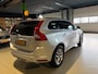 Volvo XC60 2.4 D5 momentum trekhaak adaptive cruise winterpakket navi 18 inch