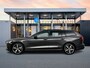 Volvo V60 T6 Recharge Ultra Dark | 19" | Trekhaak | 360 Camera | Getint Glas | Elektr. verst. Sportstoelen | Panoramadak | Harman Kardon| Head-Up | Full LED