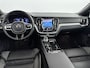 Volvo V60 T6 Recharge Ultra Dark | 19" | Trekhaak | 360 Camera | Getint Glas | Elektr. verst. Sportstoelen | Panoramadak | Harman Kardon| Head-Up | Full LED