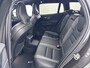 Volvo V60 T6 Recharge Ultra Dark | 19" | Trekhaak | 360 Camera | Getint Glas | Elektr. verst. Sportstoelen | Panoramadak | Harman Kardon| Head-Up | Full LED