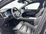 Volvo V60 T6 Recharge Ultra Dark | 19" | Trekhaak | 360 Camera | Getint Glas | Elektr. verst. Sportstoelen | Panoramadak | Harman Kardon| Head-Up | Full LED