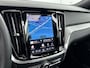 Volvo V60 T6 Recharge Ultra Dark | 19" | Trekhaak | 360 Camera | Getint Glas | Elektr. verst. Sportstoelen | Panoramadak | Harman Kardon| Head-Up | Full LED