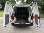 Volkswagen Transporter 2.0 TDI L1H1|110PK|airco|cruise|bluetooth|trekhaak|parkeersensoren achter|imperiaal|drie zitplaatsen|EURO6.