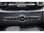 Volvo XC60 T6 Recharge AWD Plus Dark - Panorama/schuifdak - IntelliSafe Assist & Surround - 360º Camera - Verwarmde voorstoelen, stuur & achterbank - Parkeersensoren voor & achter - Elektr. bedienb. voorstoelen met geheugen - Draadloze tel. lader - Inklapbare trekhaak - 19' LMV