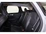 Volvo XC60 T6 Recharge AWD Plus Dark - Panorama/schuifdak - IntelliSafe Assist & Surround - 360º Camera - Verwarmde voorstoelen, stuur & achterbank - Parkeersensoren voor & achter - Elektr. bedienb. voorstoelen met geheugen - Draadloze tel. lader - Inklapbare trekhaak - 19' LMV