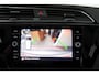 Volkswagen Touran 1.4 TSI Highline R-line, 7-Persoons, Trekhaak, Kinderzitjes!
