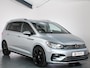 Volkswagen Touran 1.4 TSI Highline R-line, 7-Persoons, Trekhaak, Kinderzitjes!