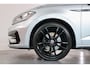 Volkswagen Touran 1.4 TSI Highline R-line, 7-Persoons, Trekhaak, Kinderzitjes!