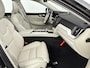 Volvo XC60 T8 Recharge Ultra Dark Executive Edition | 22" | Luchtvering | Gelaagd Glas | Geventileerd Nappa | Massagestoelen | Bowers & Wilkins | Panoramadak | Head-Up | 360 Camera | Elektr. verst. Stoelen | BLIS | Stoel/Stuur/Achterbankverwarming