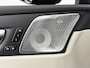 Volvo XC60 T8 Recharge Ultra Dark Executive Edition | 22" | Luchtvering | Gelaagd Glas | Geventileerd Nappa | Massagestoelen | Bowers & Wilkins | Panoramadak | Head-Up | 360 Camera | Elektr. verst. Stoelen | BLIS | Stoel/Stuur/Achterbankverwarming