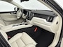 Volvo XC60 T8 Recharge Ultra Dark Executive Edition | 22" | Luchtvering | Gelaagd Glas | Geventileerd Nappa | Massagestoelen | Bowers & Wilkins | Panoramadak | Head-Up | 360 Camera | Elektr. verst. Stoelen | BLIS | Stoel/Stuur/Achterbankverwarming