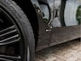 Land Rover Range Rover Velar 3.0 D300 AWD R-Dynamic SE | Luchtvering | Dealer Onderhouden | Adaptive Cruise | Panoramisch schuif-/kanteldak