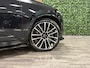 Volvo XC90 T8 AWD Recharge Ultra Dark | Vol! | Bowers & Wilkins | Luchtvering | Stoelventilatie | Trekhaak | Bodykit | 360 Camera | Head-Up Display | Stoelmassage | 455pk | Adaptieve Cruise Control | Stoelverwarming voor+achter | Stuurwielverwarming | Schuifdak | 22 Inch | Full LED Meesturende koplampen | Pilot Assist | BLIS Dode Hoek Detectie | Elektrische voorstoelen geheugen | Nappa Lederen bekleding | Zitting verlenging voorstoelen | Lederen Dashboard | Google Infotainment | Keyless Drive | Parkeersensoren voor+achter | Privacy Glass | Elektrisch bedienbare achterklep | Geïntegreerde zongordijnen achterportieren | Geïntegreerd kinderzitje achterin | Verlichte instaplijsten | 7-Persoons | 4-Zone Climate Control | DAB Radio | Apple Carplay/Android Auto | Alarm Klasse III | Draadloos telefoon opladen | Volvo On Call met mobiele App functie | Onyx Black Metallic |