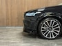 Volvo XC90 T8 AWD Recharge Ultra Dark | Vol! | Bowers & Wilkins | Luchtvering | Stoelventilatie | Trekhaak | Bodykit | 360 Camera | Head-Up Display | Stoelmassage | 455pk | Adaptieve Cruise Control | Stoelverwarming voor+achter | Stuurwielverwarming | Schuifdak | 22 Inch | Full LED Meesturende koplampen | Pilot Assist | BLIS Dode Hoek Detectie | Elektrische voorstoelen geheugen | Nappa Lederen bekleding | Zitting verlenging voorstoelen | Lederen Dashboard | Google Infotainment | Keyless Drive | Parkeersensoren voor+achter | Privacy Glass | Elektrisch bedienbare achterklep | Geïntegreerde zongordijnen achterportieren | Geïntegreerd kinderzitje achterin | Verlichte instaplijsten | 7-Persoons | 4-Zone Climate Control | DAB Radio | Apple Carplay/Android Auto | Alarm Klasse III | Draadloos telefoon opladen | Volvo On Call met mobiele App functie | Onyx Black Metallic |