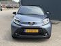 Toyota Aygo X 1.0 VVT-i MT Premium / Apple Carplay / NAP Logisch / Stoelverwarming / 18 INCH LM Velgen / Achteruitrijcamera / Adaptieve Cruise Control /