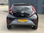 Toyota Aygo X 1.0 VVT-i MT Premium / Apple Carplay / NAP Logisch / Stoelverwarming / 18 INCH LM Velgen / Achteruitrijcamera / Adaptieve Cruise Control /