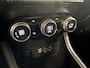 Renault Captur 90PK TCe Intens | Schuif/Kantel Dak | Camera | Parkeersensoren | Apple CarPlay/Android Auto | Cruise Control | Climate Control | 9,3" Navi | Armsteun | Licht & Regen Sensor | Full LED |