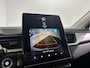 Renault Captur 90PK TCe Intens | Schuif/Kantel Dak | Camera | Parkeersensoren | Apple CarPlay/Android Auto | Cruise Control | Climate Control | 9,3" Navi | Armsteun | Licht & Regen Sensor | Full LED |