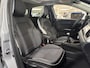 Renault Captur 90PK TCe Intens | Schuif/Kantel Dak | Camera | Parkeersensoren | Apple CarPlay/Android Auto | Cruise Control | Climate Control | 9,3" Navi | Armsteun | Licht & Regen Sensor | Full LED |