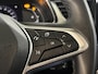 Renault Captur 90PK TCe Intens | Schuif/Kantel Dak | Camera | Parkeersensoren | Apple CarPlay/Android Auto | Cruise Control | Climate Control | 9,3" Navi | Armsteun | Licht & Regen Sensor | Full LED |