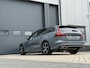 Volvo V60 T6 Plug-in AWD Ultimate Dark|Long|360|B&W|Pano|HuD|Trekhaak