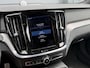Volvo V60 T6 Plug-in AWD Ultimate Dark|Long|360|B&W|Pano|HuD|Trekhaak